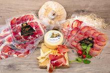 Cargar imagen en el visor de la galería, LOTE REGALO JAMÓN SERRANO, LOMO Y QUESO