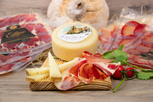 Cargar imagen en el visor de la galería, LOTE REGALO JAMÓN SERRANO, LOMO Y QUESO