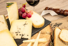 Cargar imagen en el visor de la galería, DEGUSTACIÓN QUESOS NACIONALES